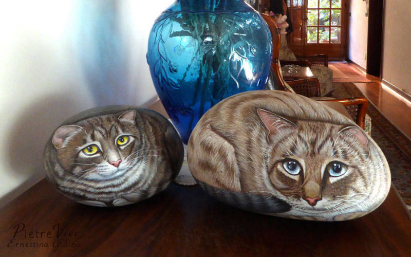 Gatti di pietra, ritratti realistici,sassi dipinti