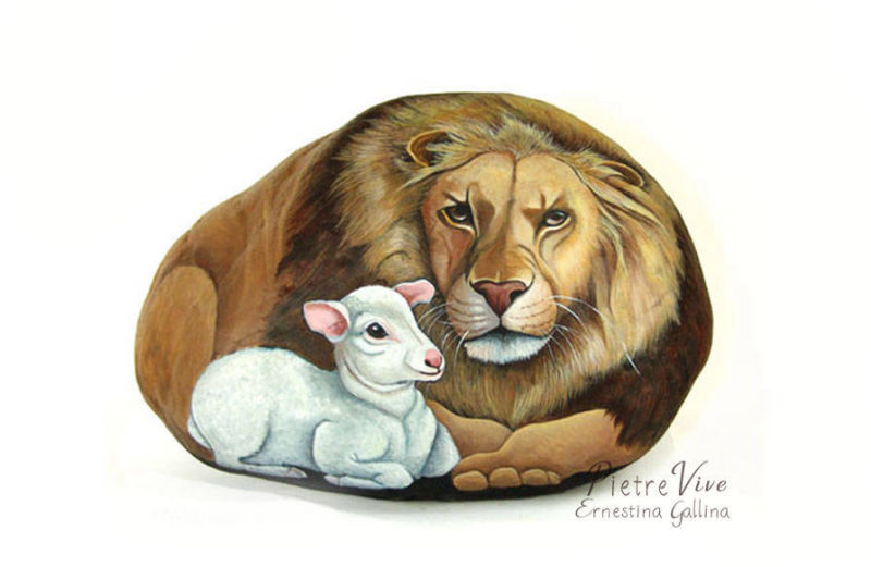 Leone e agnello pietra grande dipinta