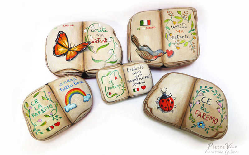 Libretti di sasso con frasi motivazionali
