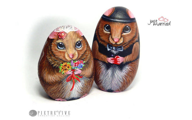 Topini sposi sassi dipinti cake topper