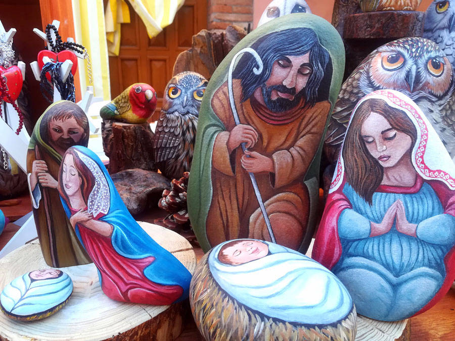 Mercatino Natale sassi dipinti Ernestina